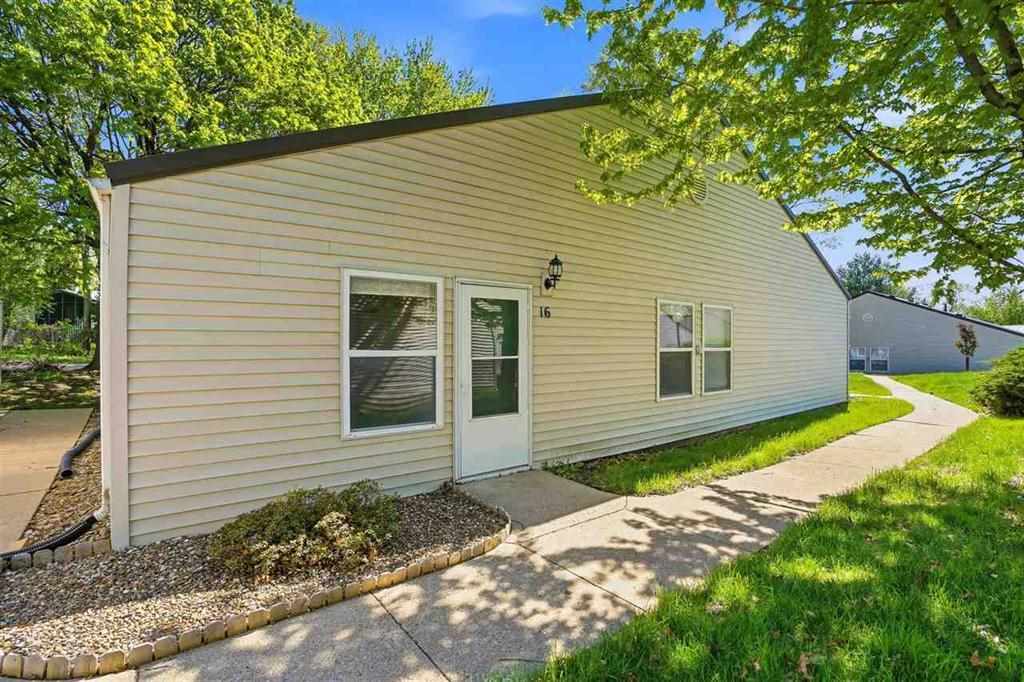 1220 Village Rd 16 — photo