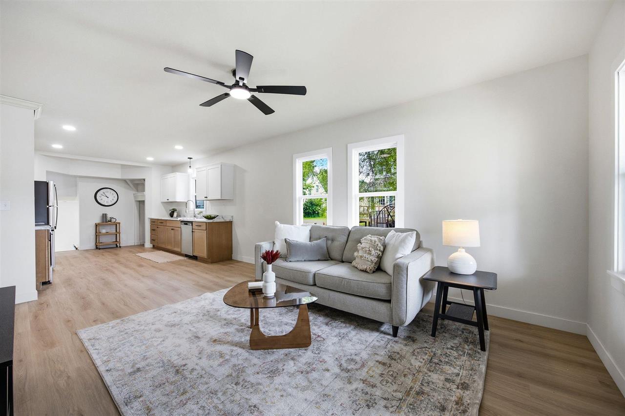 232 E Third Street, Solon, IA 52333 — photo 2