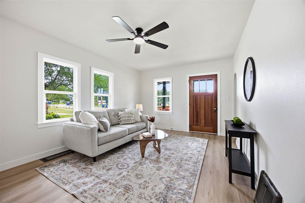 232 E Third Street, Solon, IA 52333 — photo 3