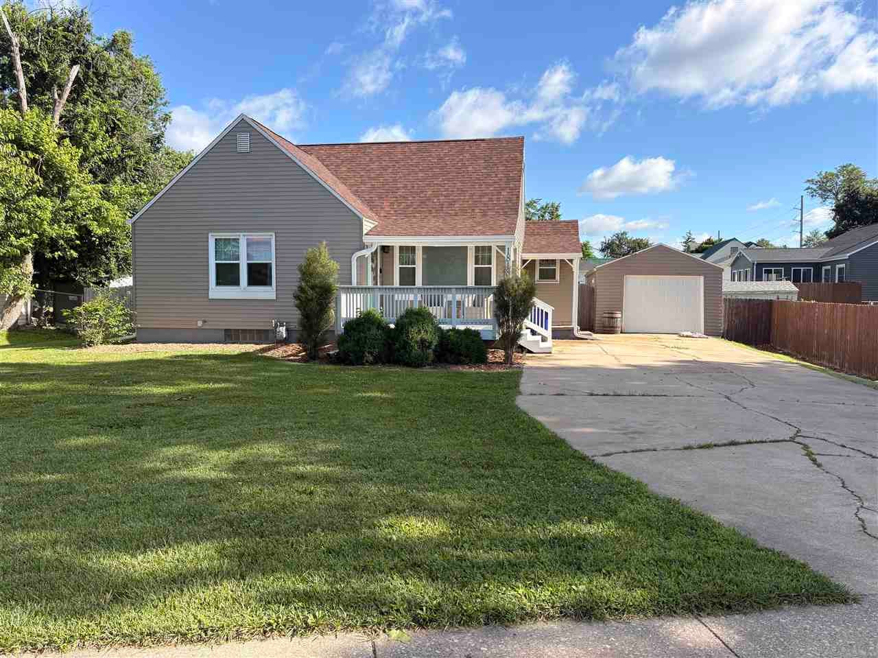 1818 NW B Ave — photo