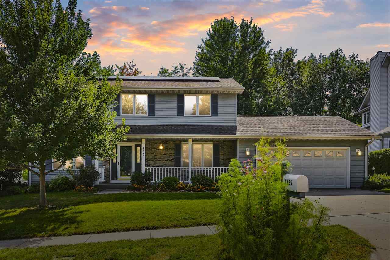 1129 Hampton Court — photo