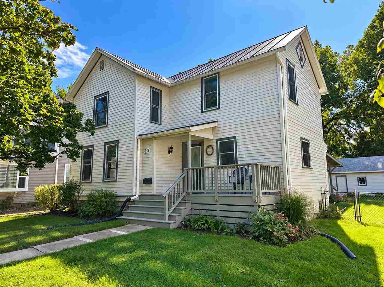 913 Walnut Street — photo