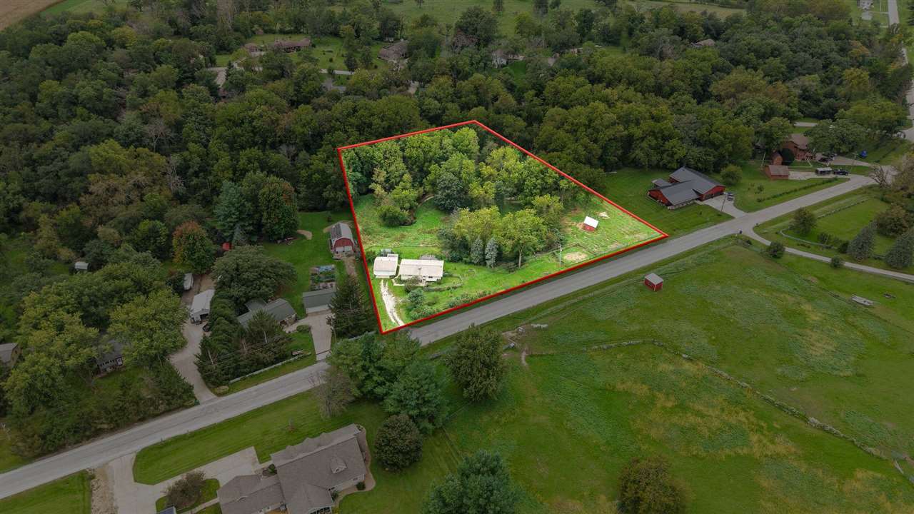 1105 Country Club Dr SE — photo