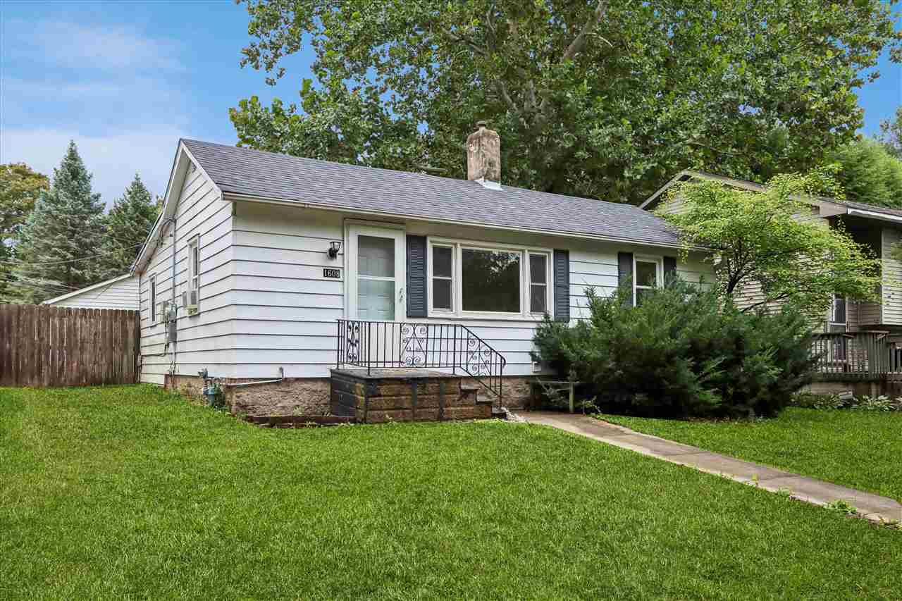 1608 Broadway Street — photo