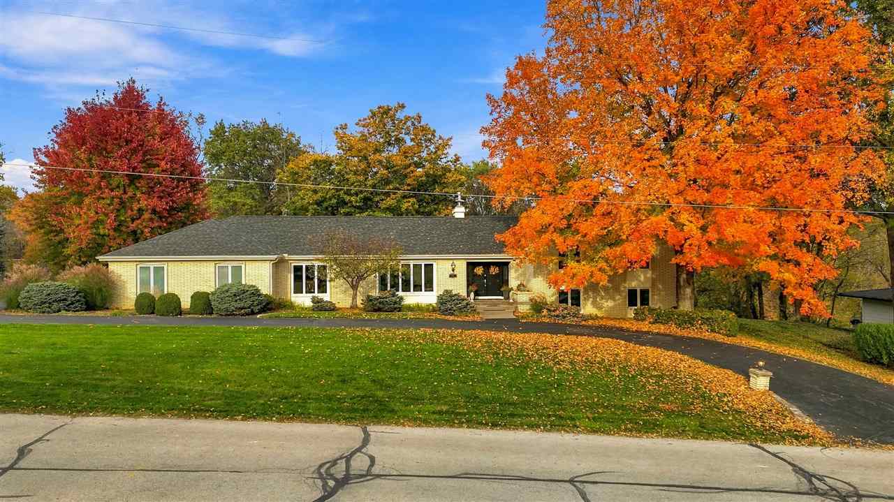 11 Lakeview Dr NE — photo