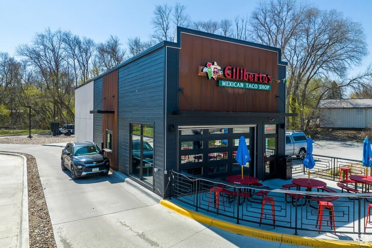 320 Hwy 71 — photo