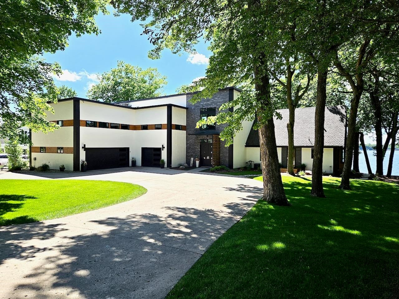 3711 Fairfield Street — photo