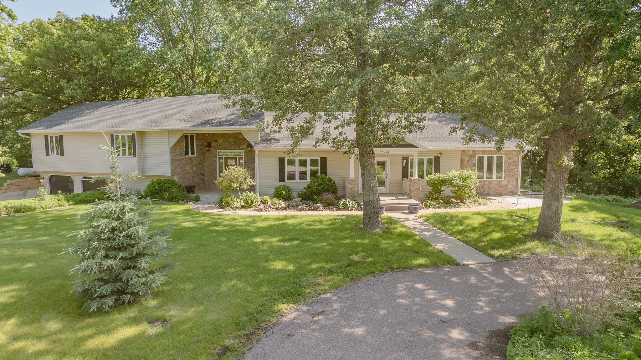 25990 Woodside Ct. — photo
