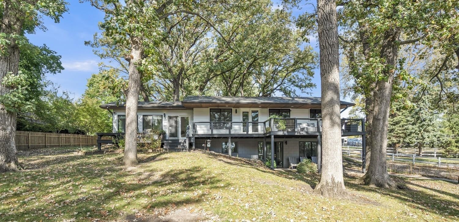 1800 Lakeshore Drive — photo