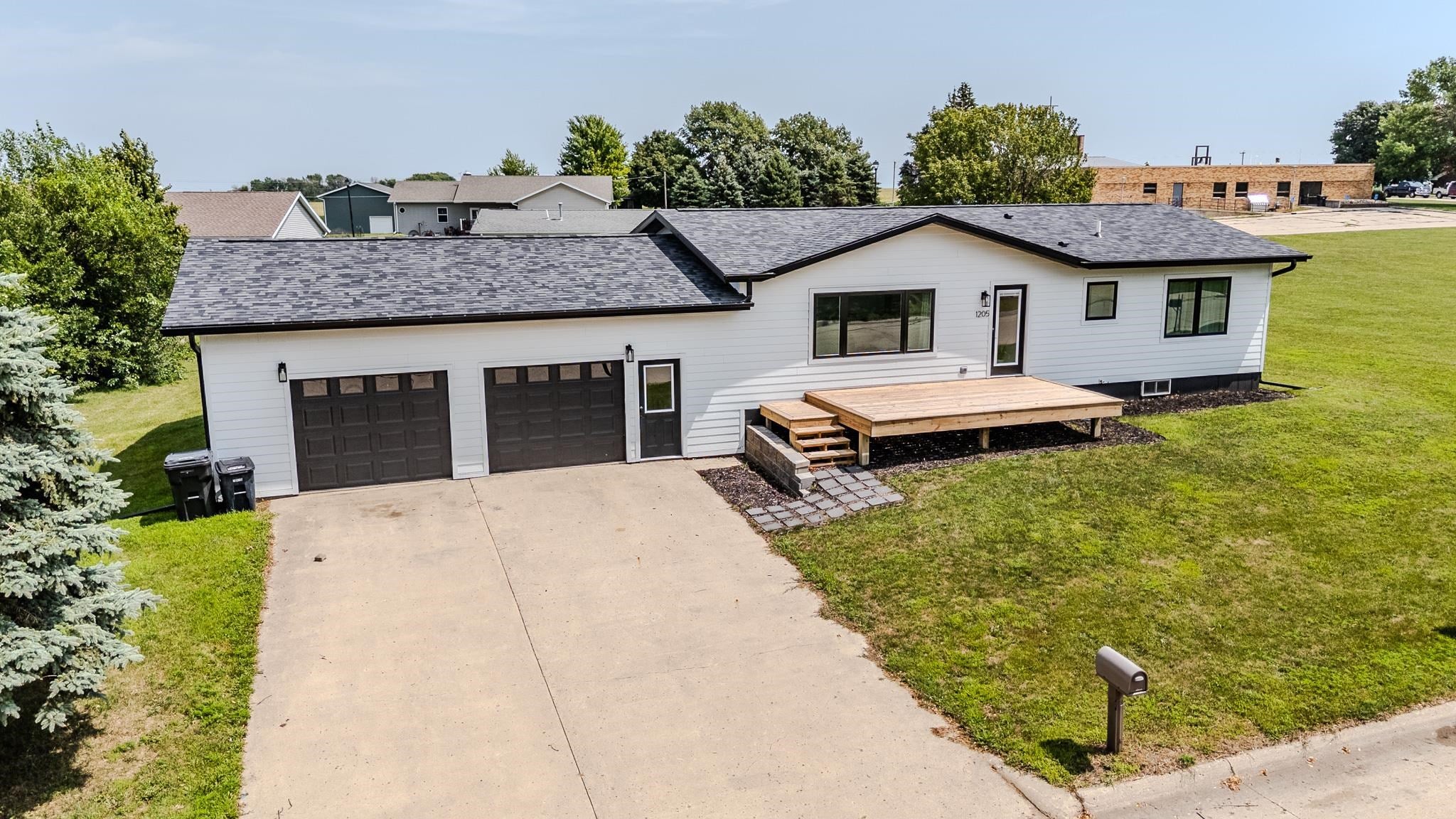 1205 Lakeside Ave — photo