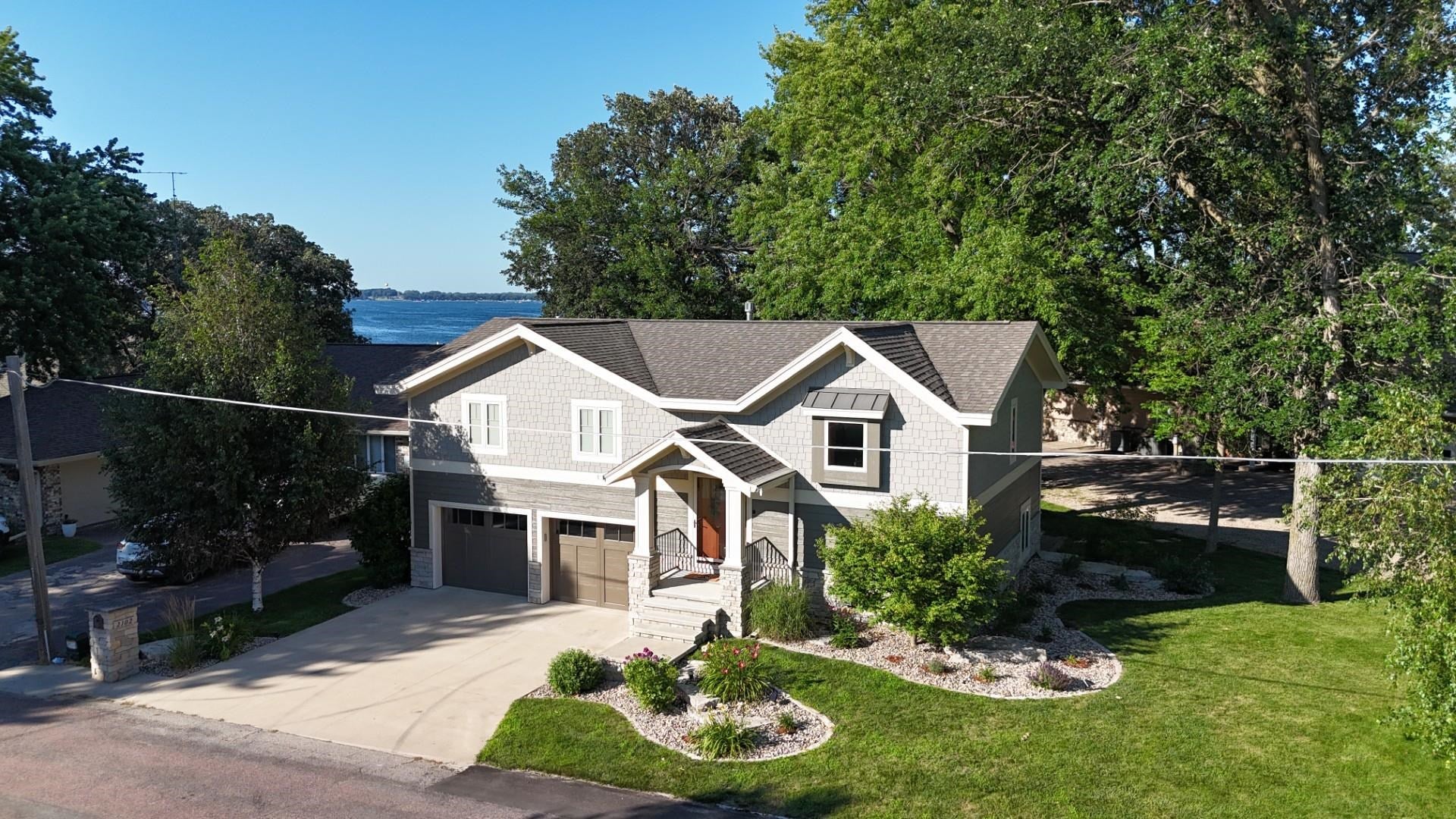 2102 Okoboji Boulevard — photo