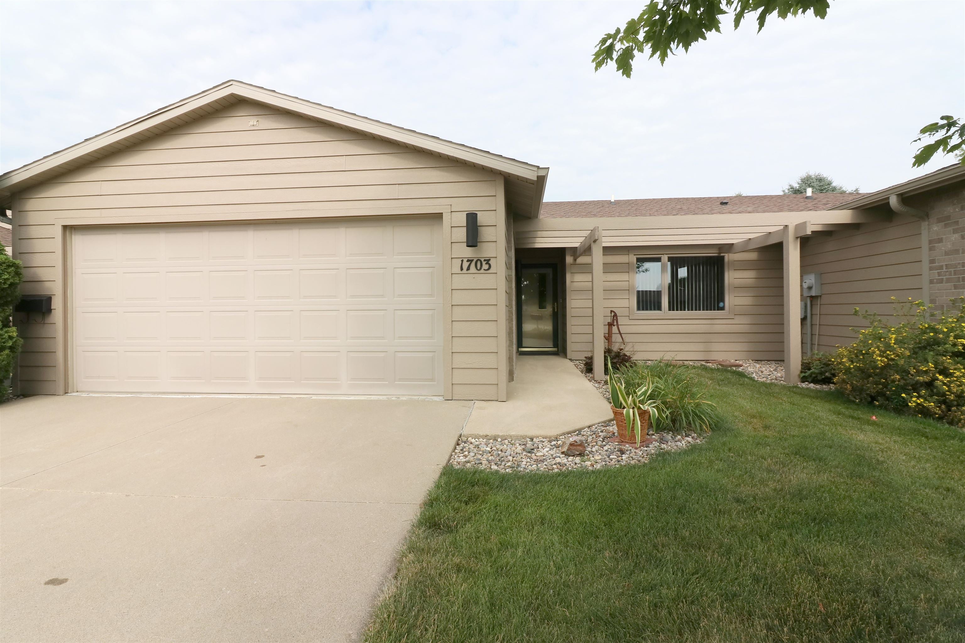 1703 Patricia Avenue #2 — photo