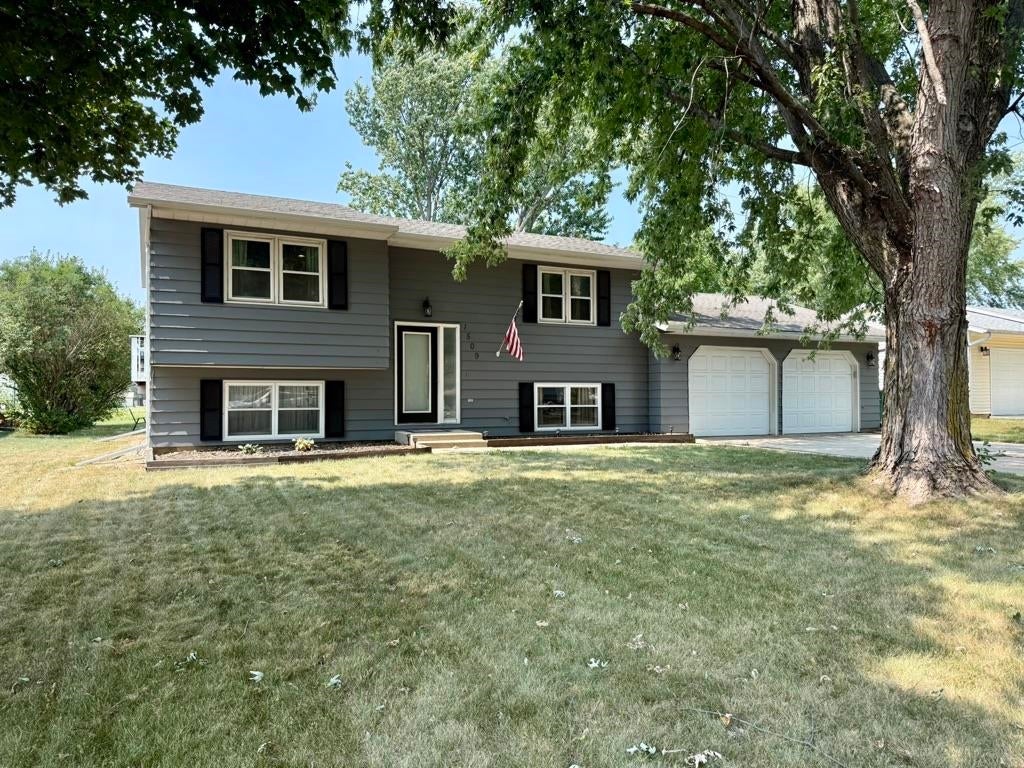 1509 G Ave — photo