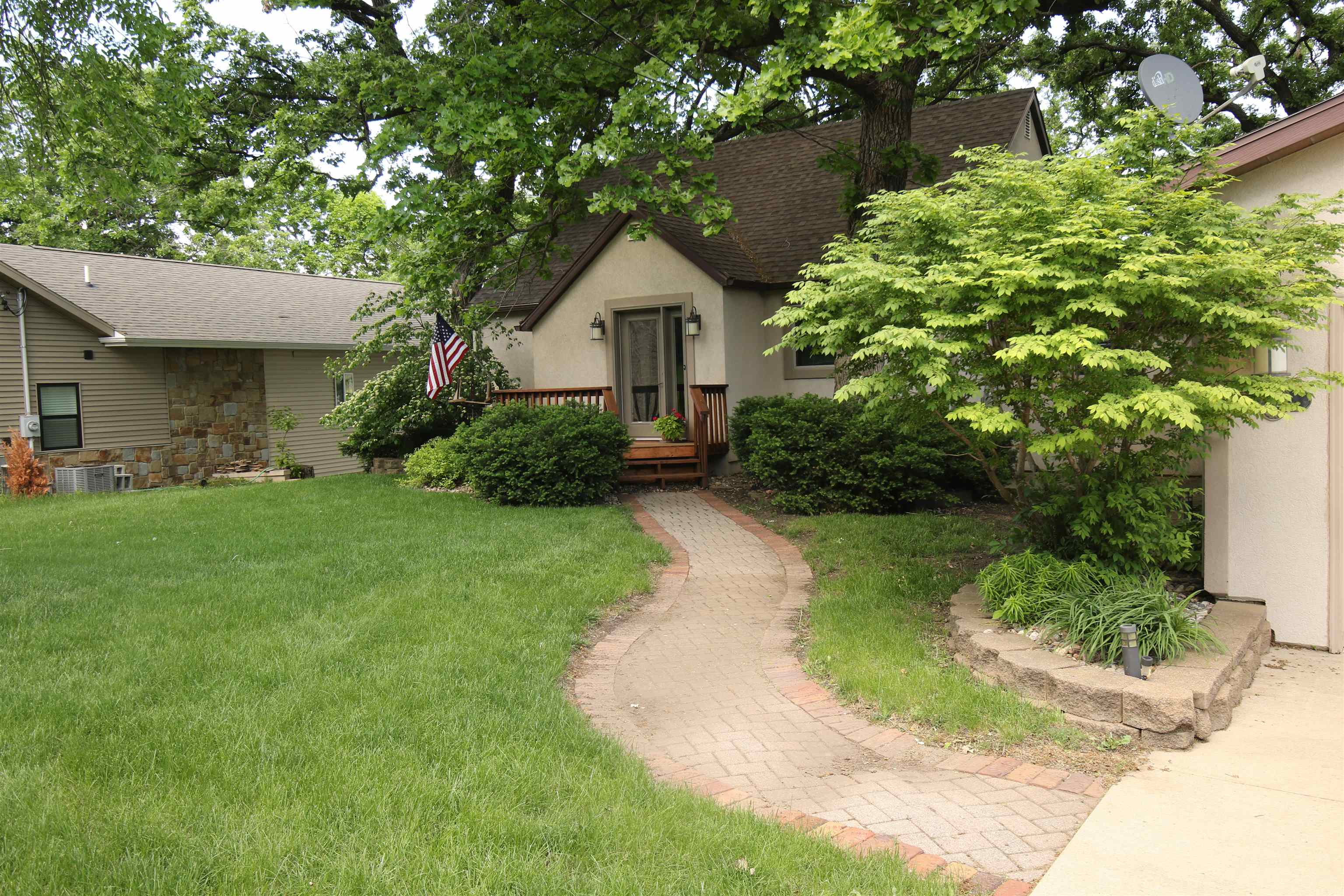 2421 Francis Sites Dr — photo