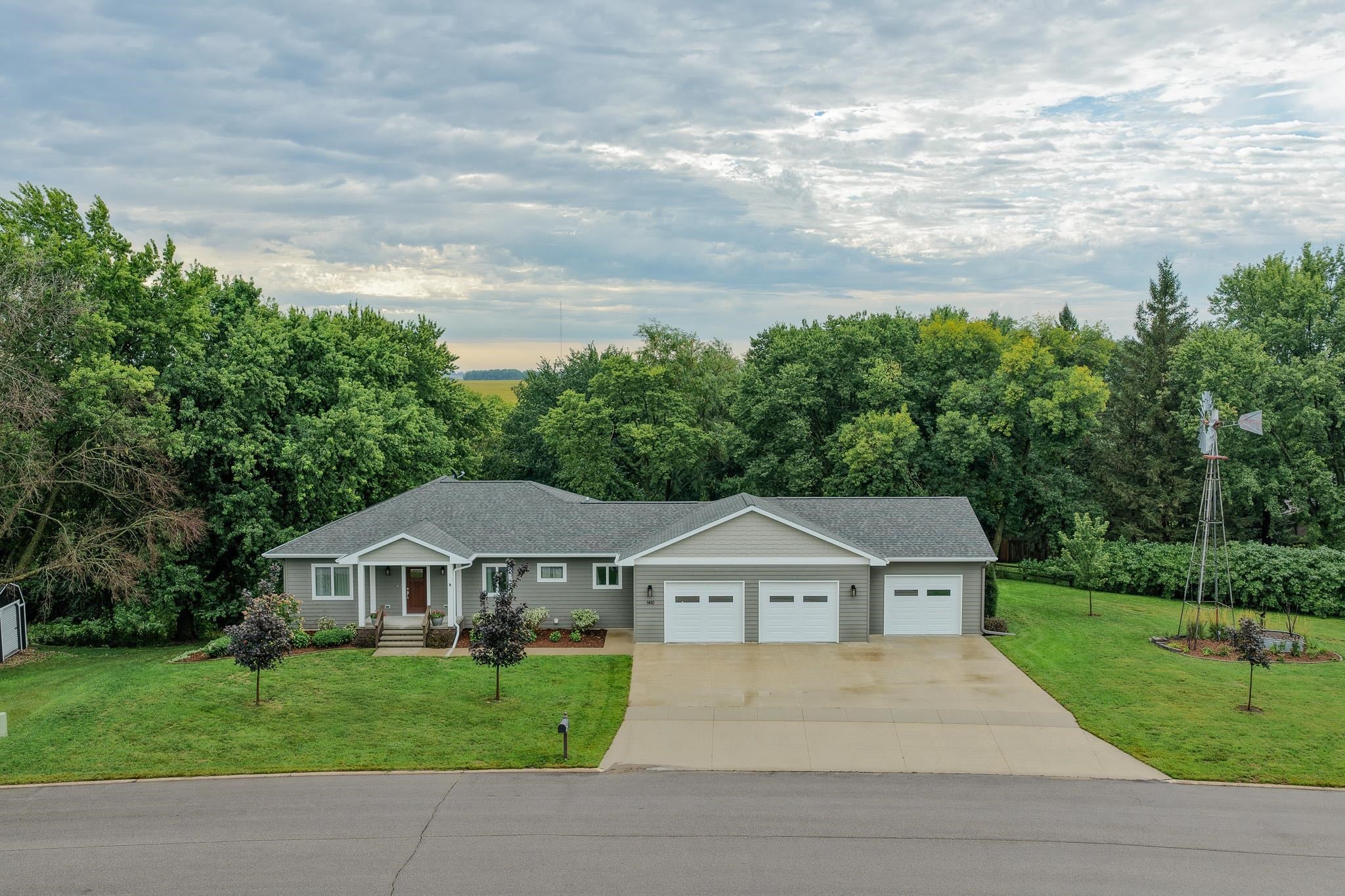 1410 St Luke Drive — photo