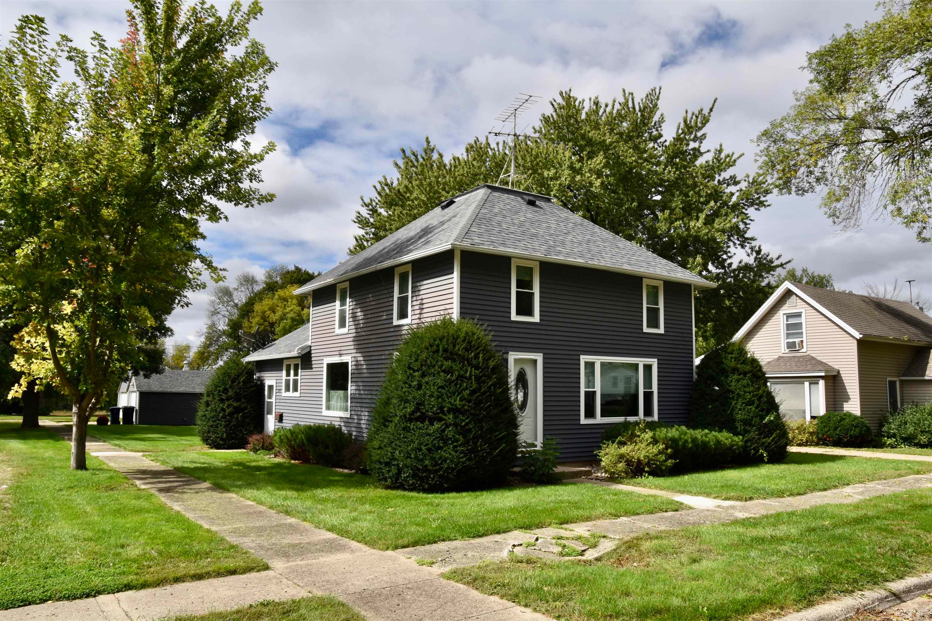 1069 Pine Street — photo
