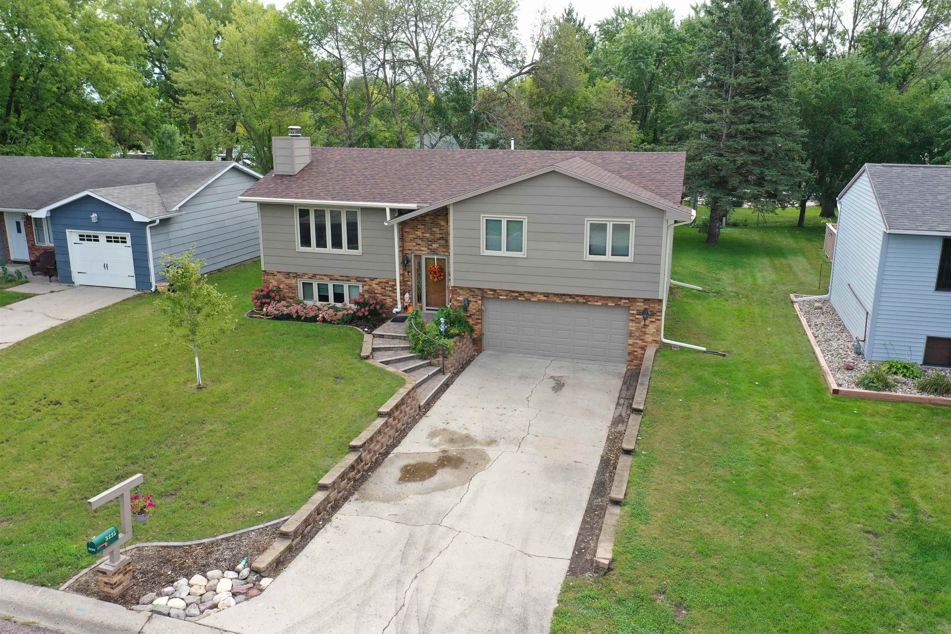 3225 Center Lake Drive — photo