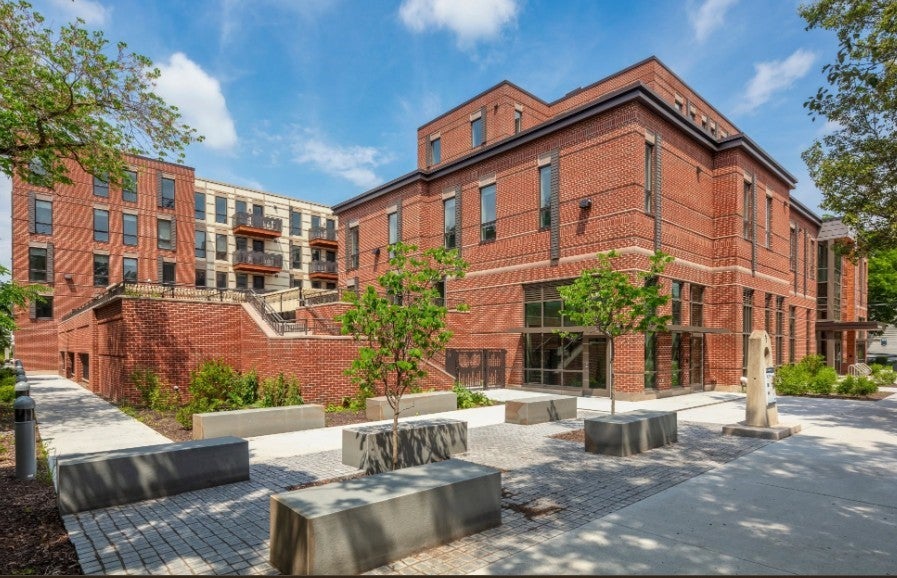 105 W Court Street — photo