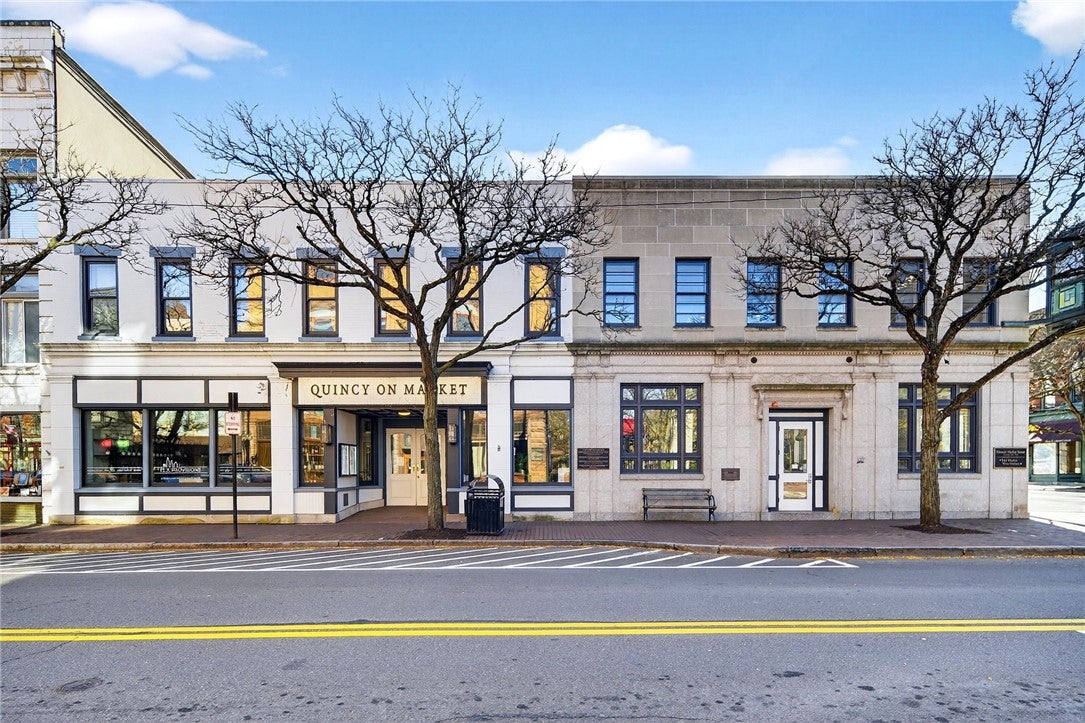 2-4 E Market Street — photo