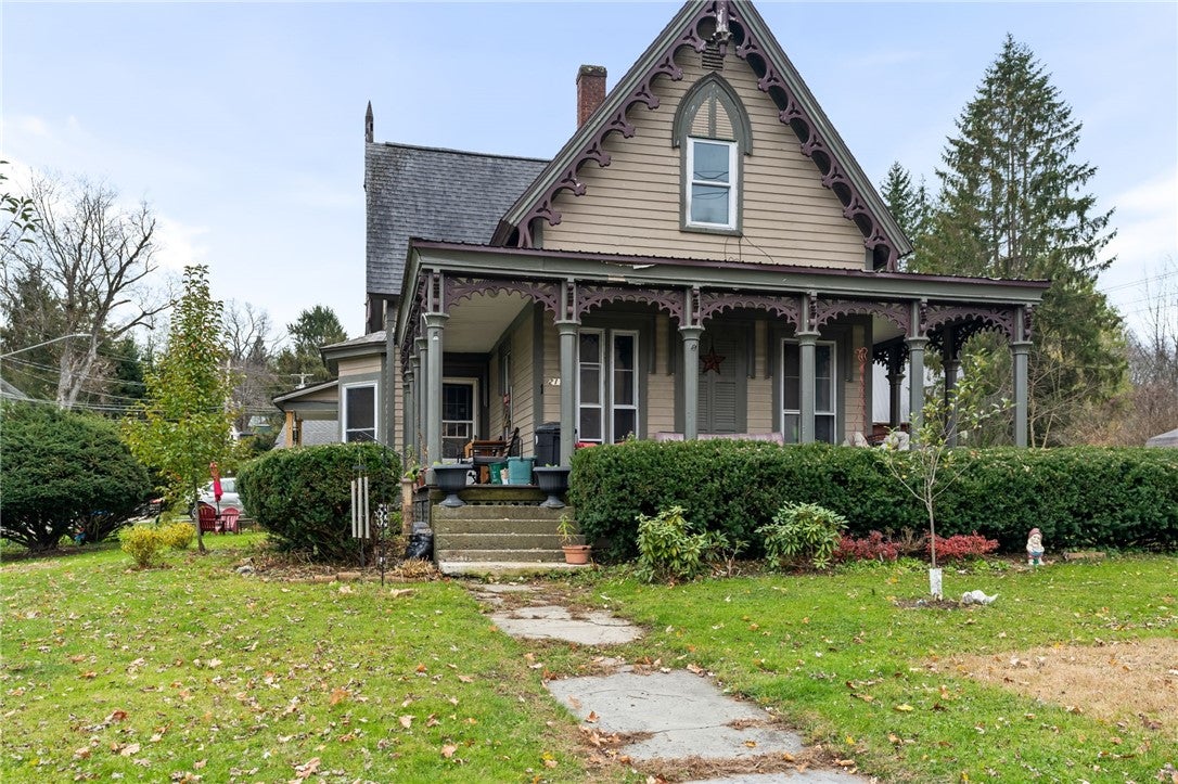 211 Main Street — photo