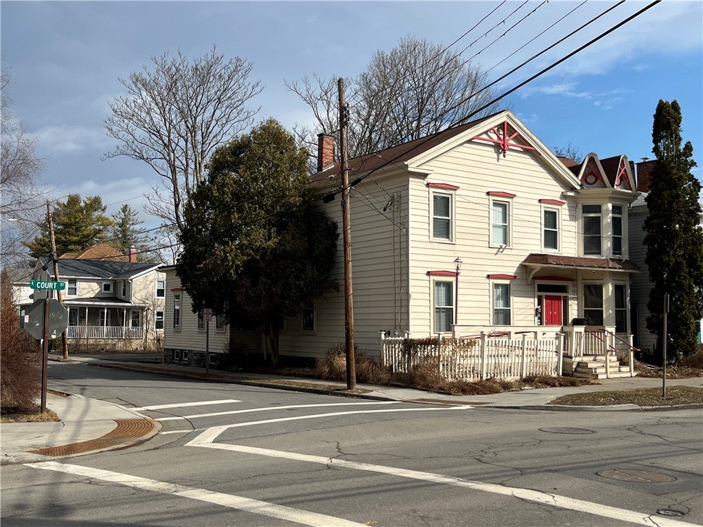 124 E Court Street — photo