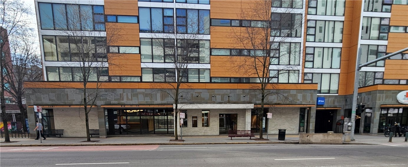 131-135 Green St E Street — photo