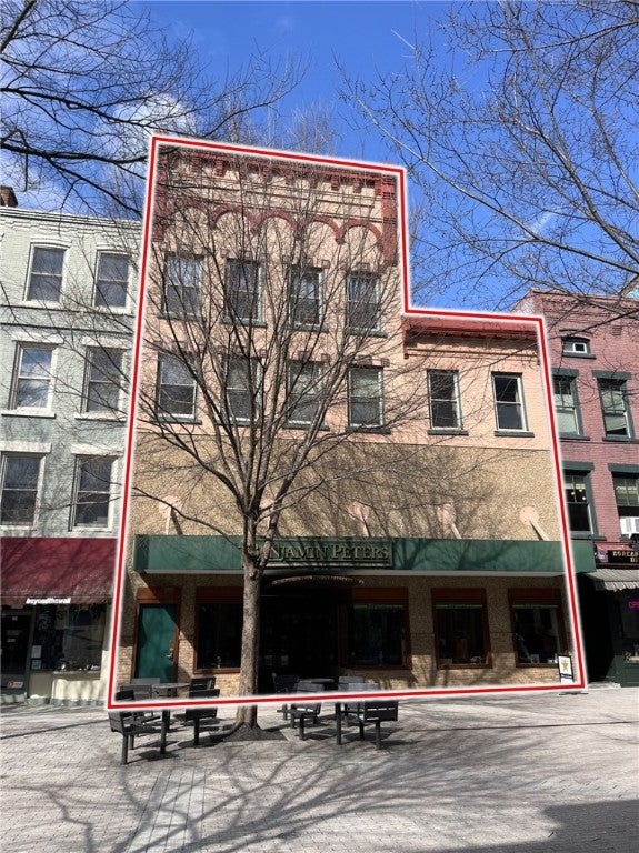 120-122 E State — photo