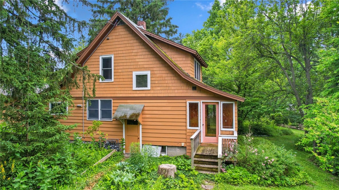 203 Pine Tree Road — photo