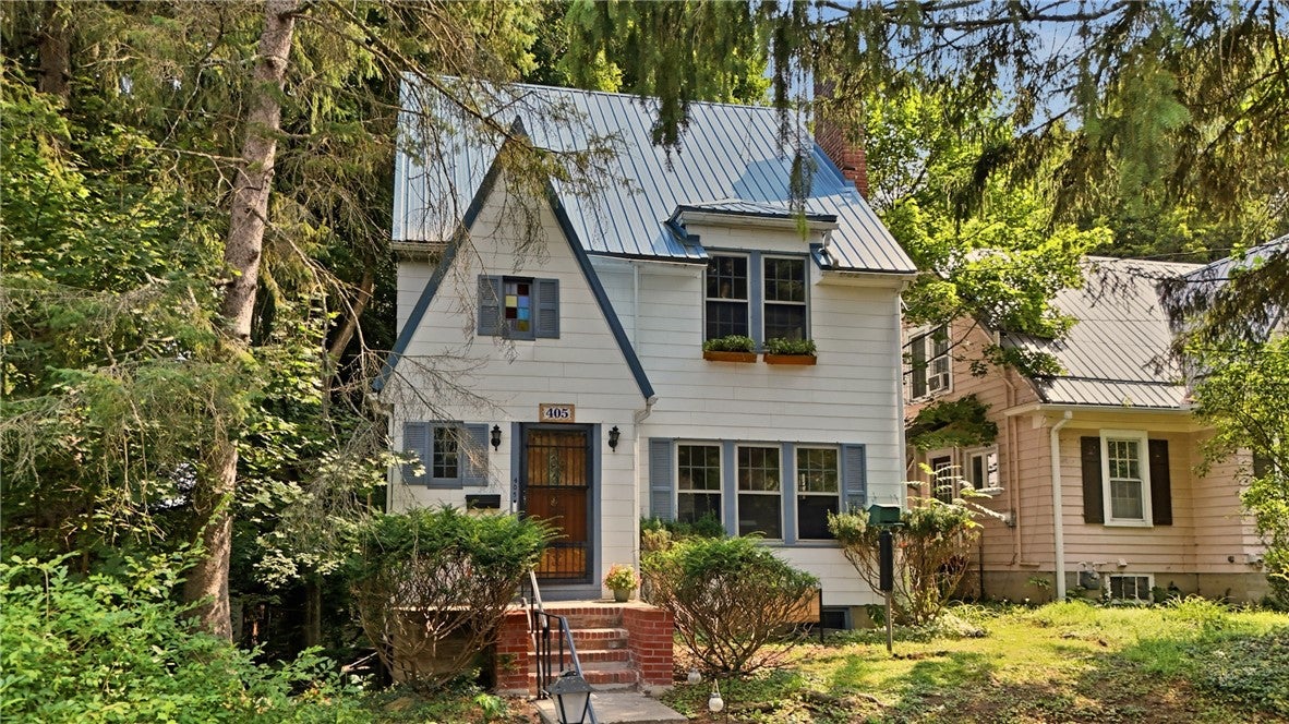 405 Columbia Street — photo