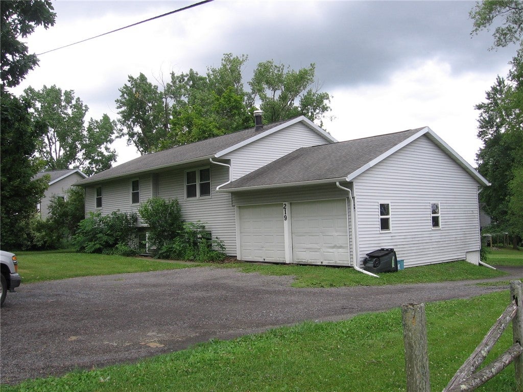 219 Snyder Hill Road — photo