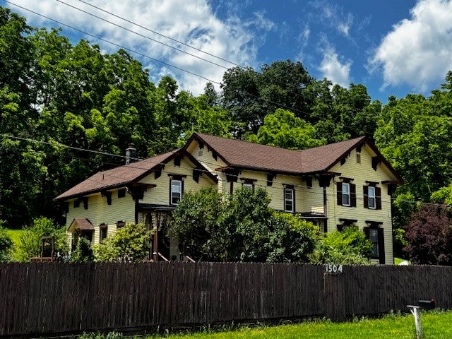 1504 Elmira Road — photo