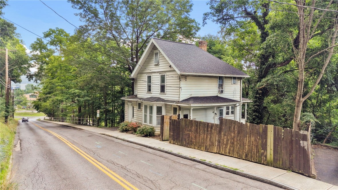 121 Elm Street — photo