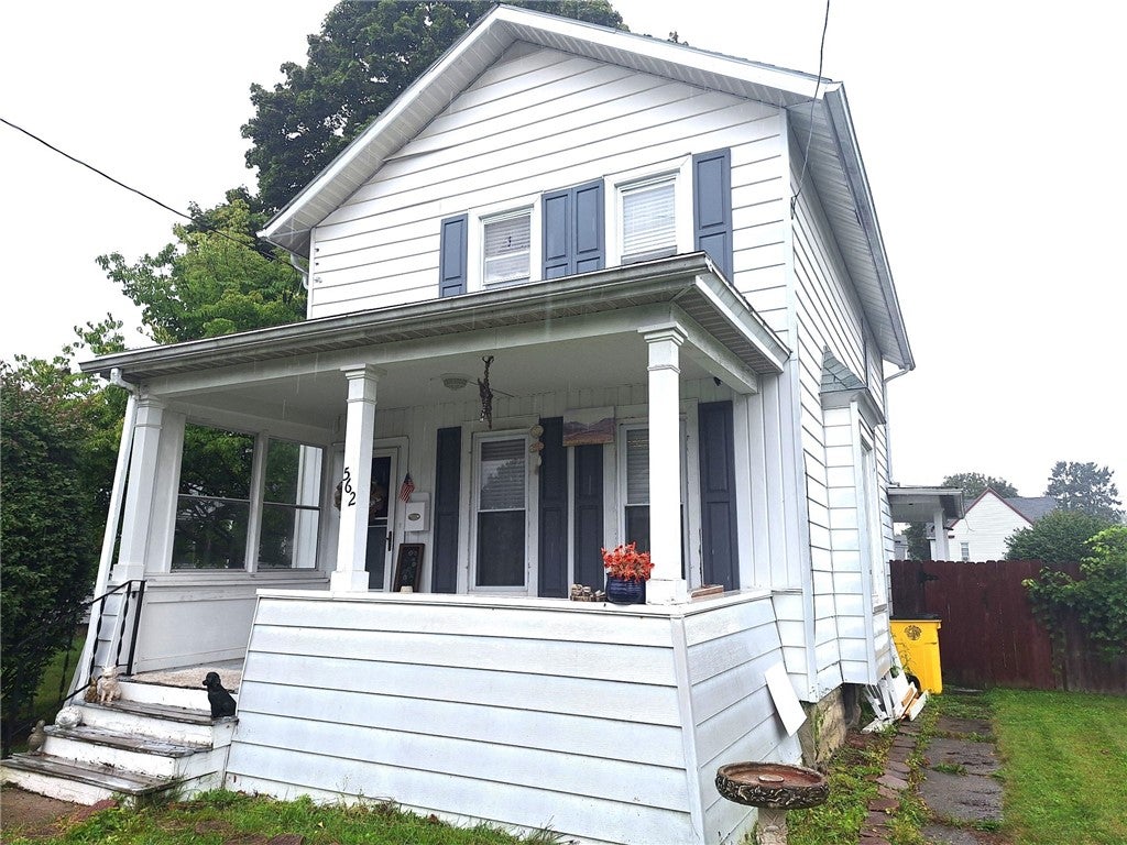 562 Coburn Street — photo