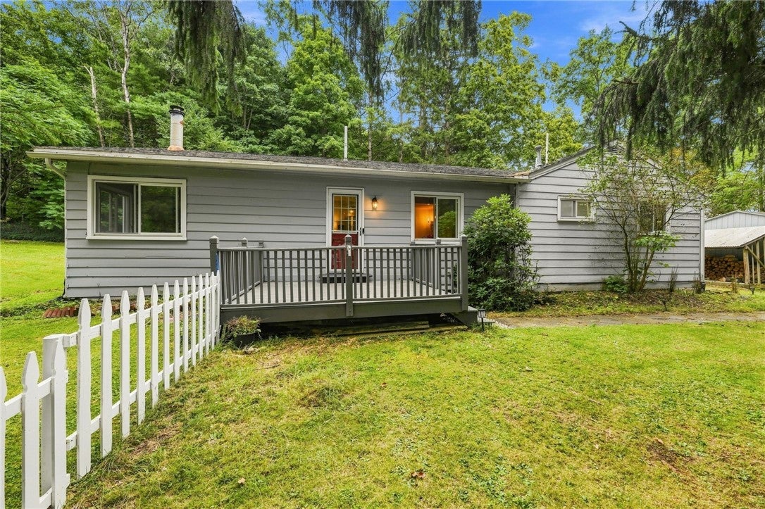 5 Ringwood Court S — photo