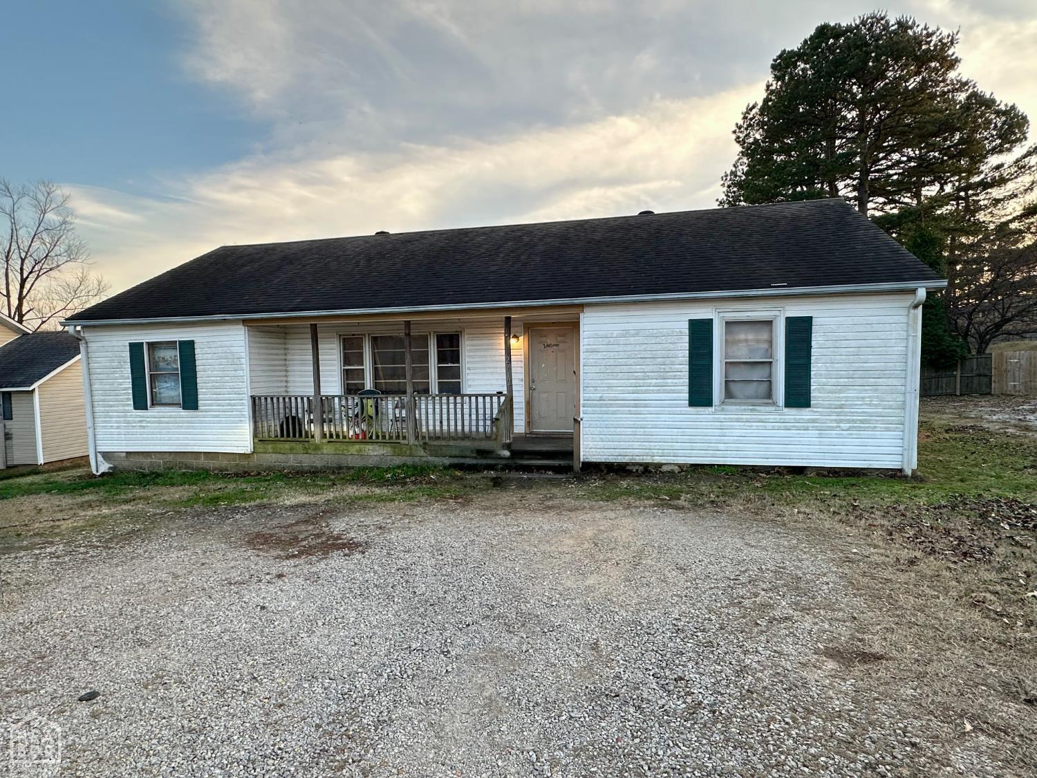 2712 Fairview Road — photo
