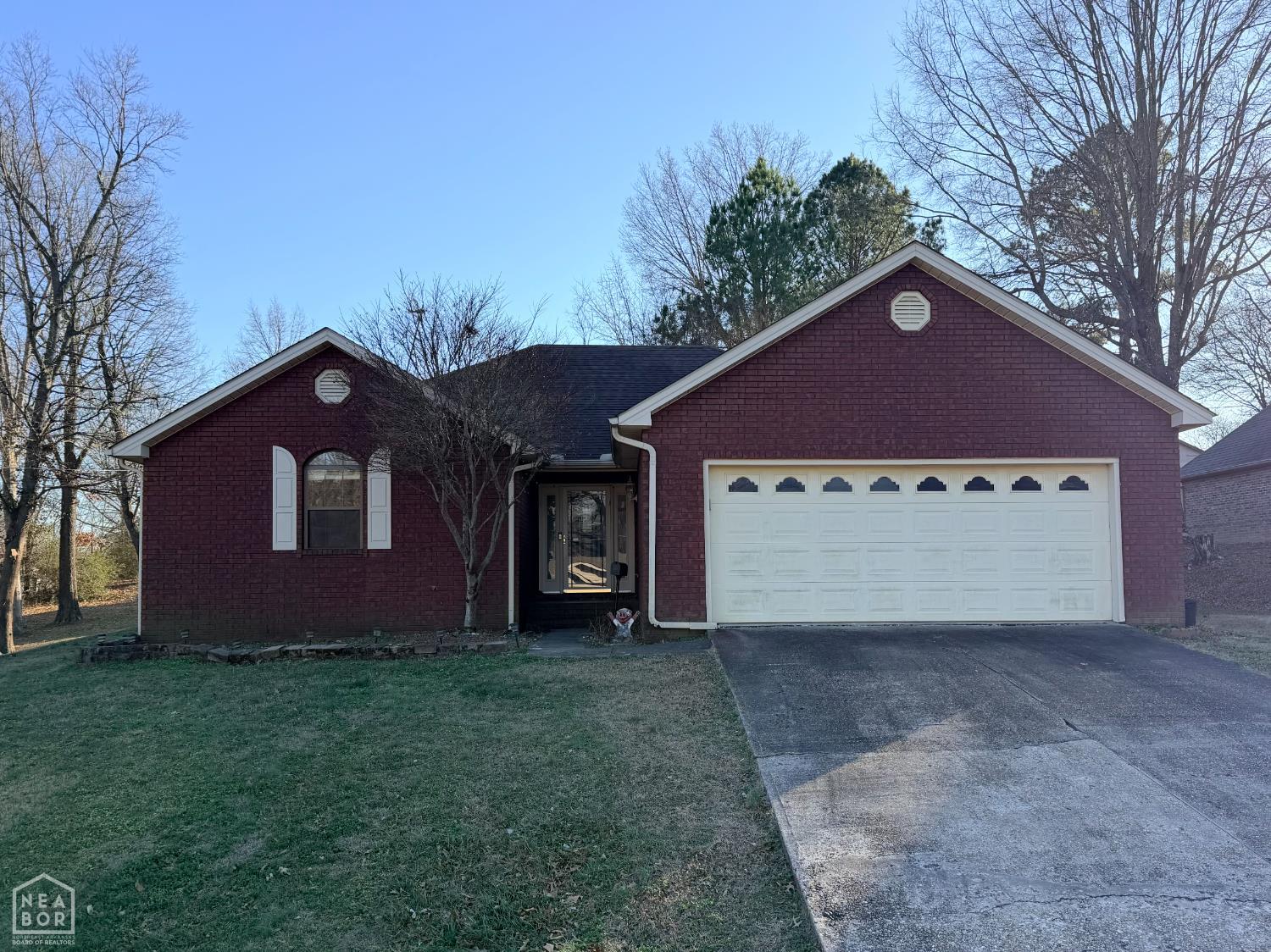 980 Dogwood Drive — photo