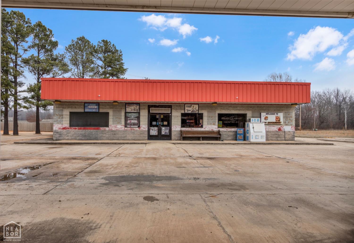 11002 Highway 135N — photo