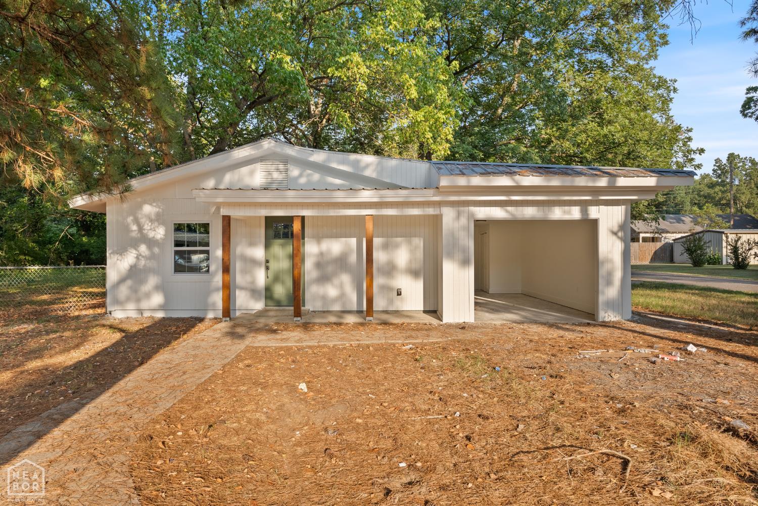 2412 Linwood Street — photo