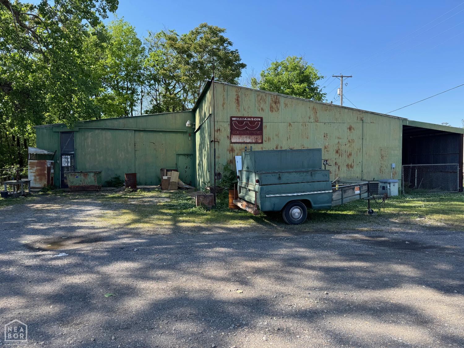 201 W Main — photo