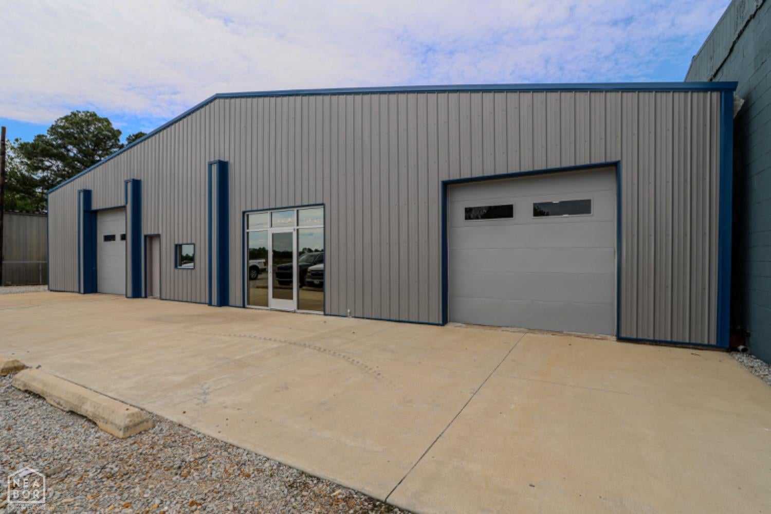 1501 E Kingshighway — photo
