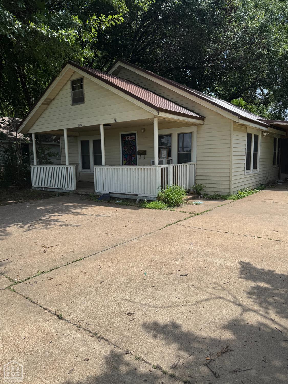 1608 Mclain Street — photo