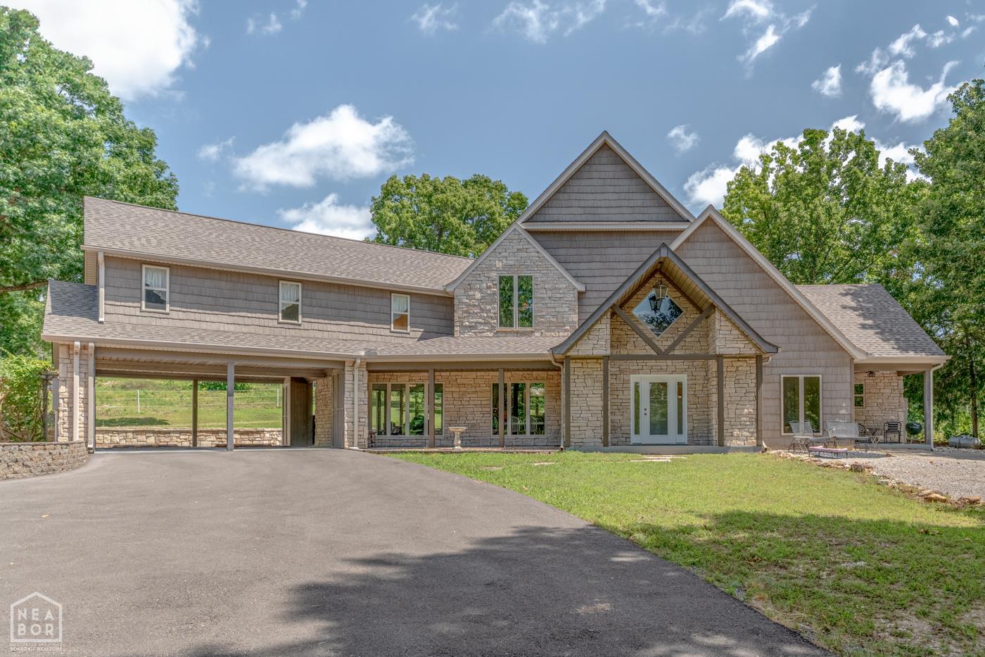 2214 E Diamond Lake Drive — photo