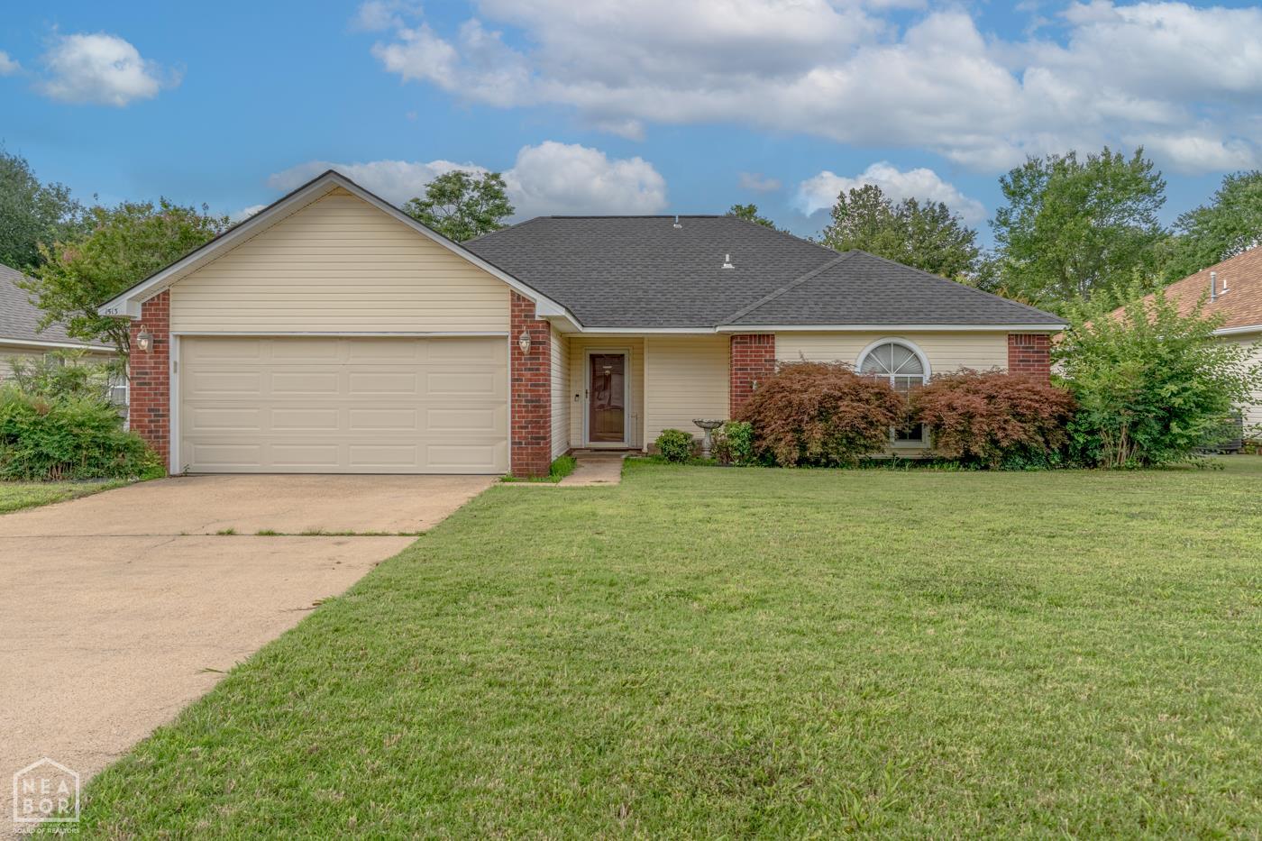 1513 Crepe Myrtle Drive — photo