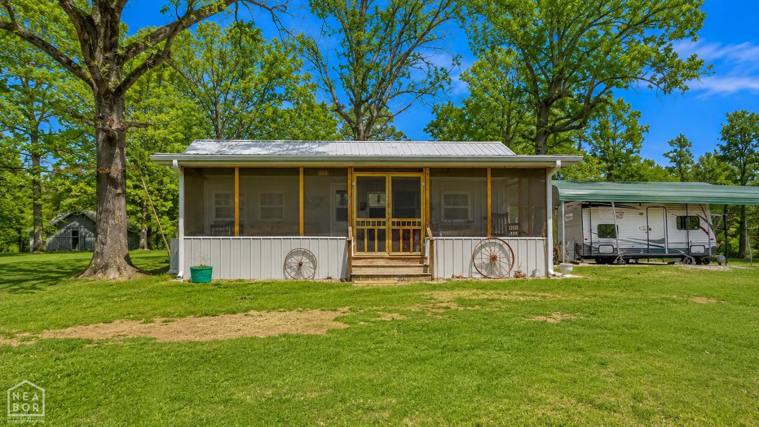 929 W River Drive — photo