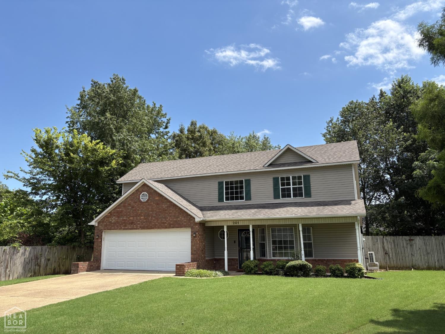 201 Hunters Ridge Dr. — photo