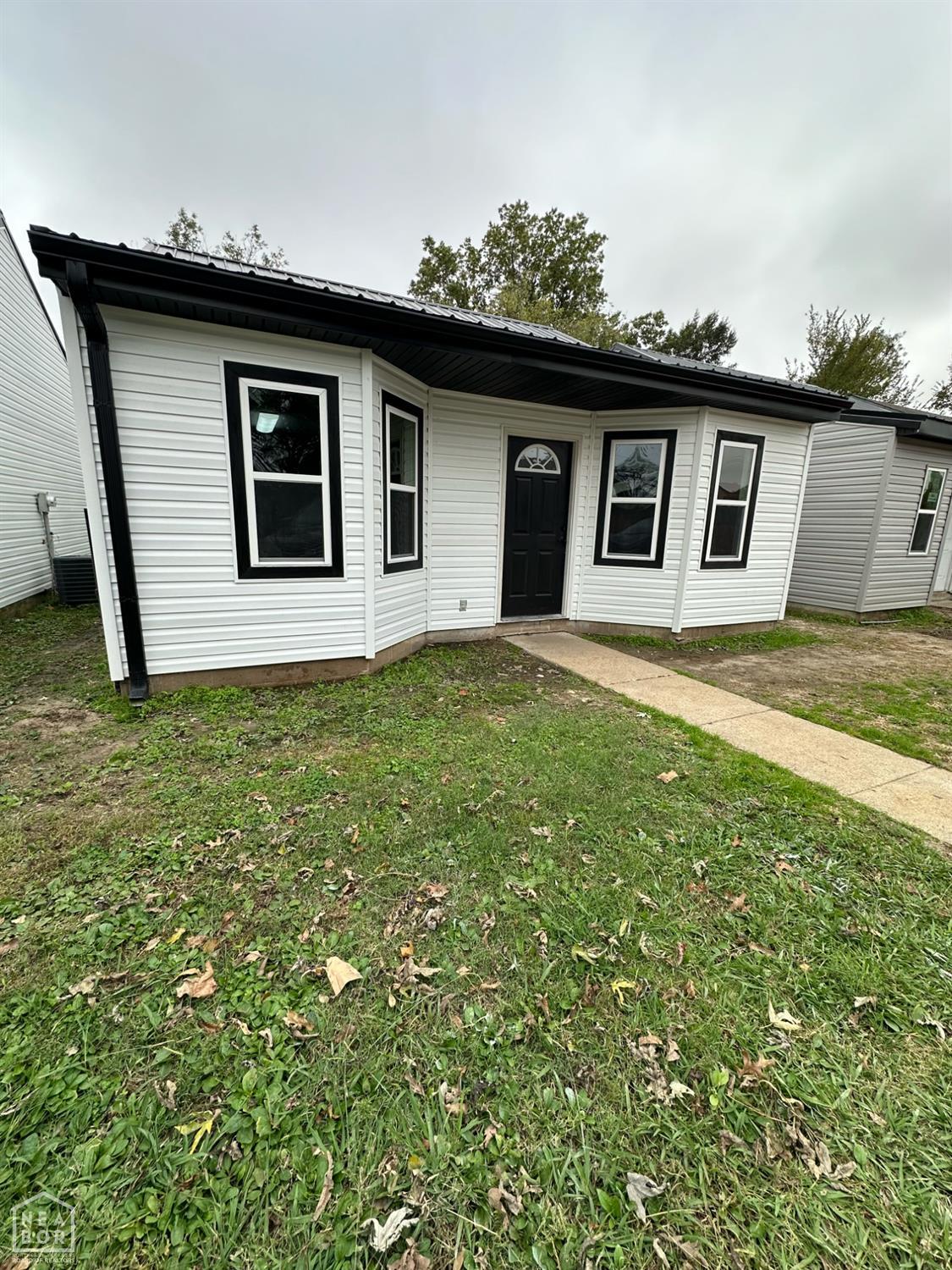 121 Mallard Circle — photo
