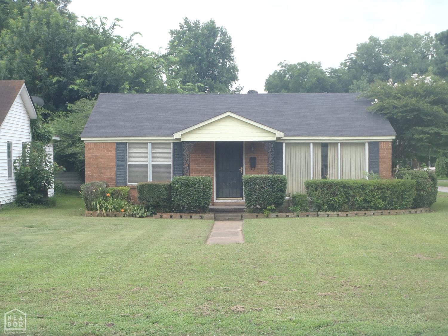 600 McLain — photo
