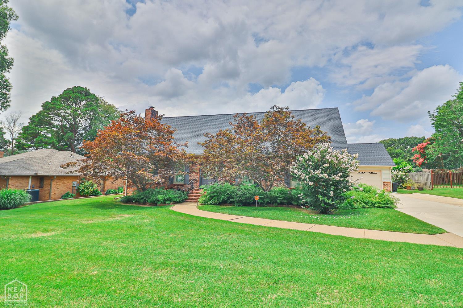 1509 Hillcrest Drive — photo