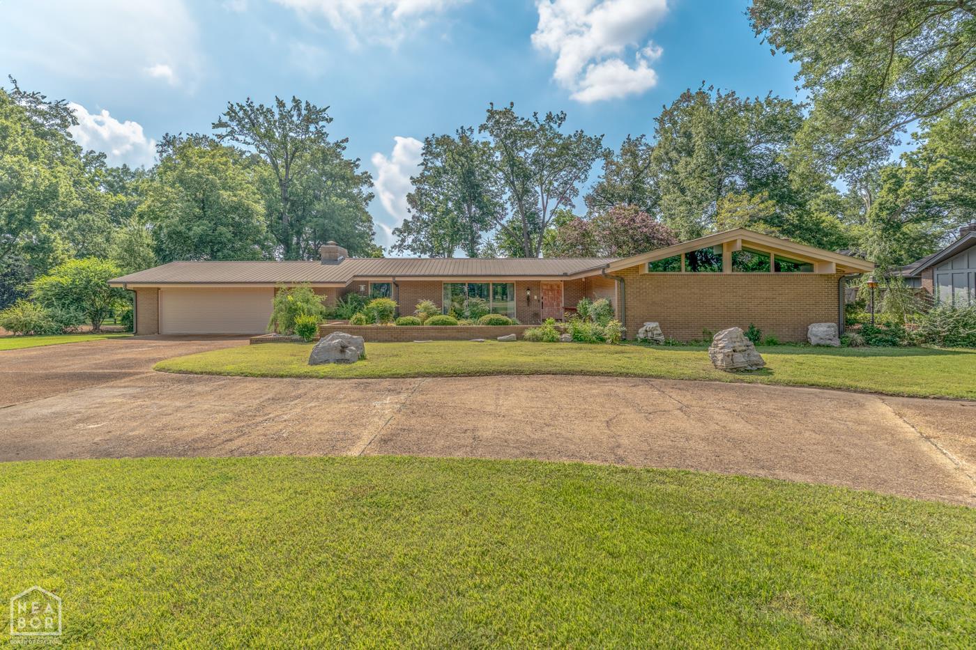 12 Meadowbrook Lane — photo