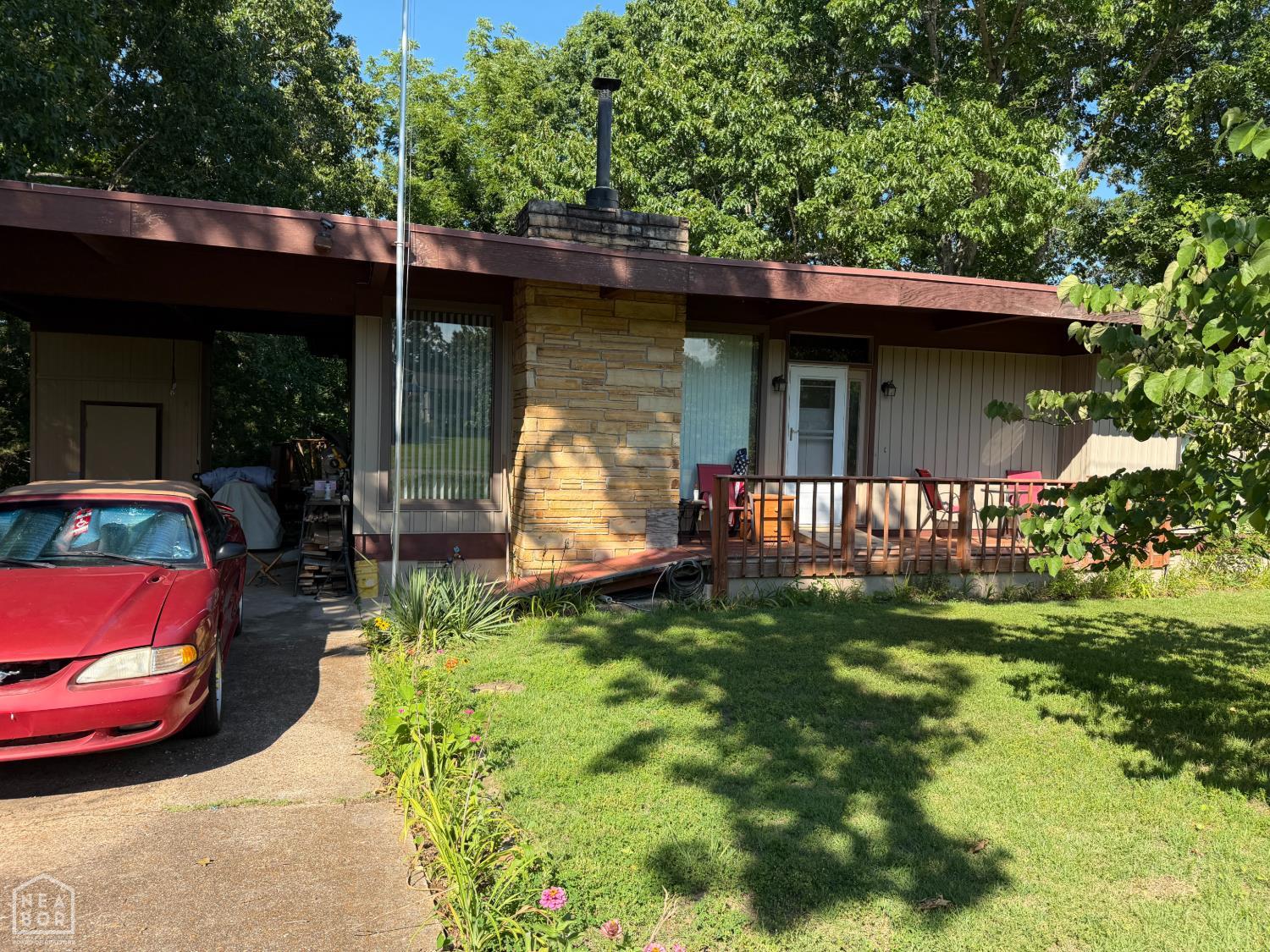 325 Wayne Drive — photo